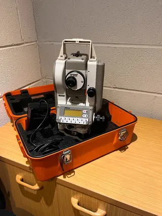 Nikon DTM-310 Total Station