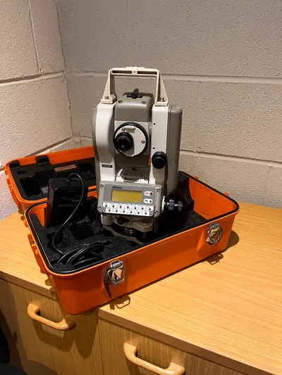 Nikon DTM-310 Total Station
